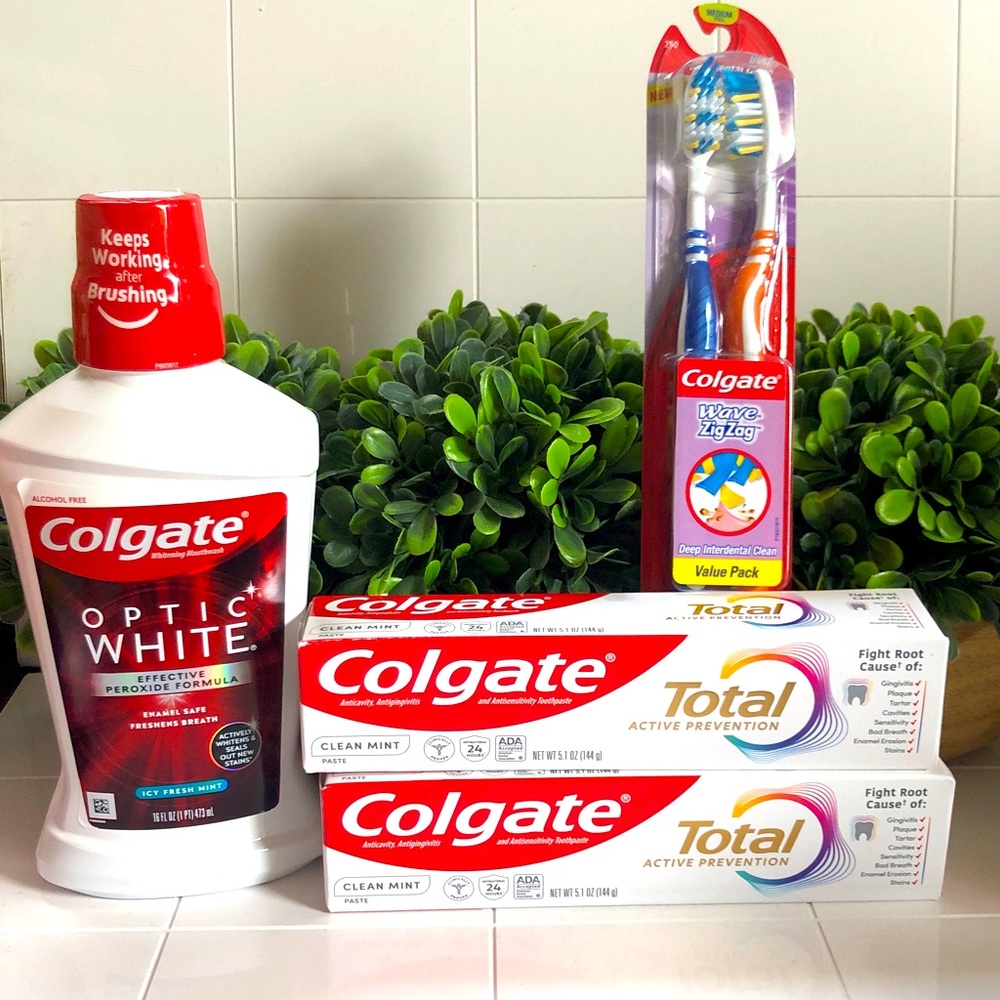 Colgate Oral Care Set with Toothpaste, Mouthwash, and Toothbrushes
